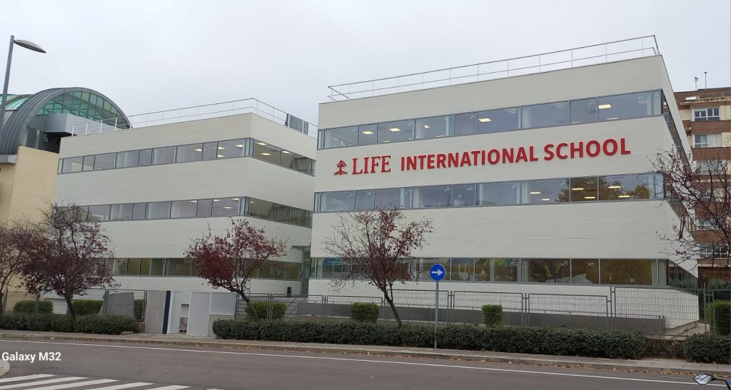 New campus LIFE in Ronda de Poniente 3